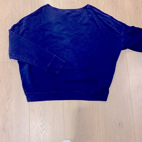 UniqloxMoMa Crew Neck sweater - Picture 9 of 9